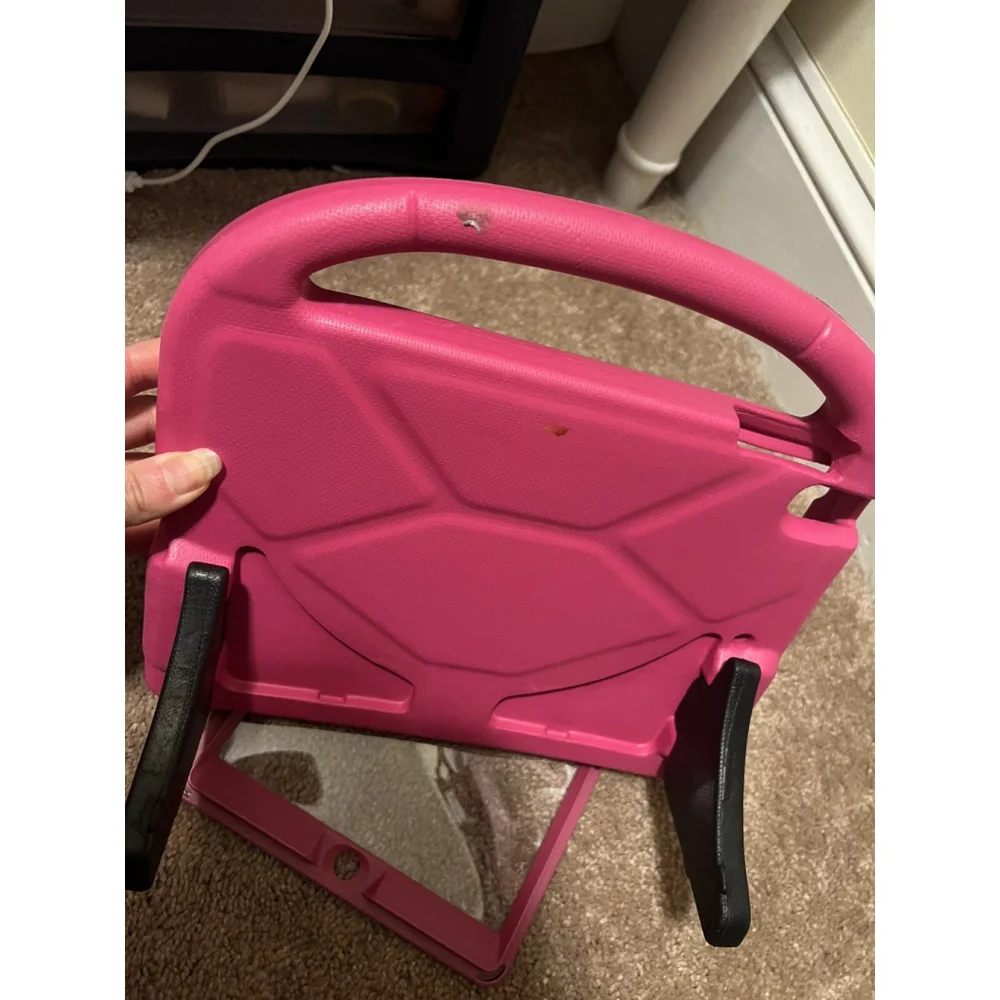 Ipad 5th /6th generation case Pink color 9.5”used